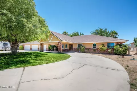 2056 Ave O W, Palmdale, CA 93551