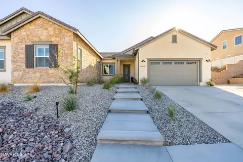 Exterior - 39243 Stallion Dr, Palmdale, CA 93551 photo 5 of 11
