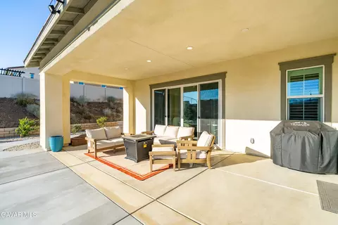 Exterior - 39243 Stallion Dr, Palmdale, CA 93551 photo 8 of 11