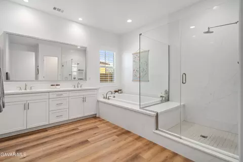 Bath - 39243 Stallion Dr, Palmdale, CA 93551 photo 1 of 5