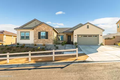 Exterior - 39243 Stallion Dr, Palmdale, CA 93551 photo 4 of 11