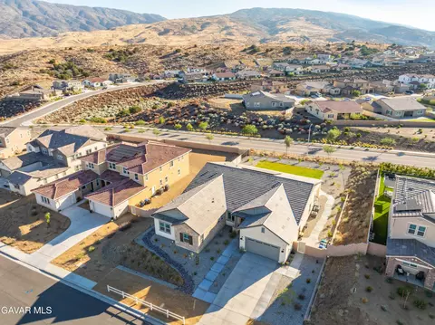 View/Area - 39243 Stallion Dr, Palmdale, CA 93551 photo 7 of 8