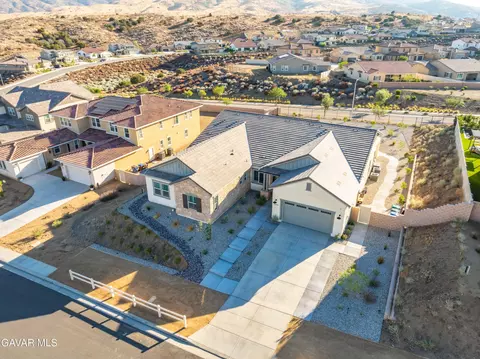 View/Area - 39243 Stallion Dr, Palmdale, CA 93551 photo 8 of 8