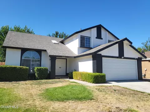 1600 Bluebell St, Lancaster, CA 93535