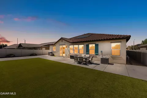 Exterior - 2030 Donatello St E, Lancaster, CA 93535 photo 2 of 8
