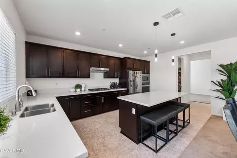 Entry Way - 2030 Donatello St E, Lancaster, CA 93535 photo 4 of 6
