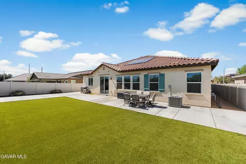 Exterior - 2030 Donatello St E, Lancaster, CA 93535 photo 6 of 8