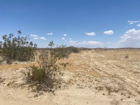 Fabian Avenue Vic Avenue, Palmdale, CA 93591