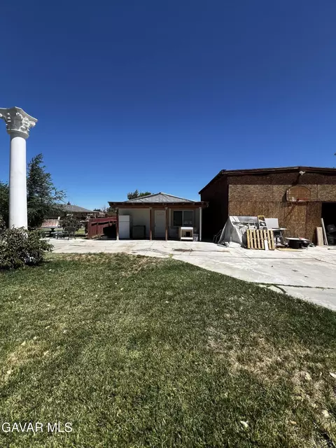 Exterior - 41060 E 158th Street East St, Lancaster, CA 93535 photo 7 of 8