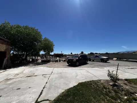 Exterior - 41060 E 158th Street East St, Lancaster, CA 93535 photo 2 of 8