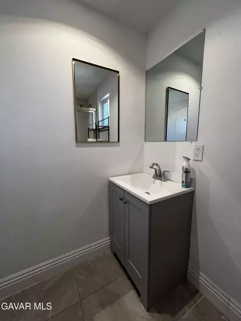 Bath - 41060 E 158th Street East St, Lancaster, CA 93535 photo 7 of 9