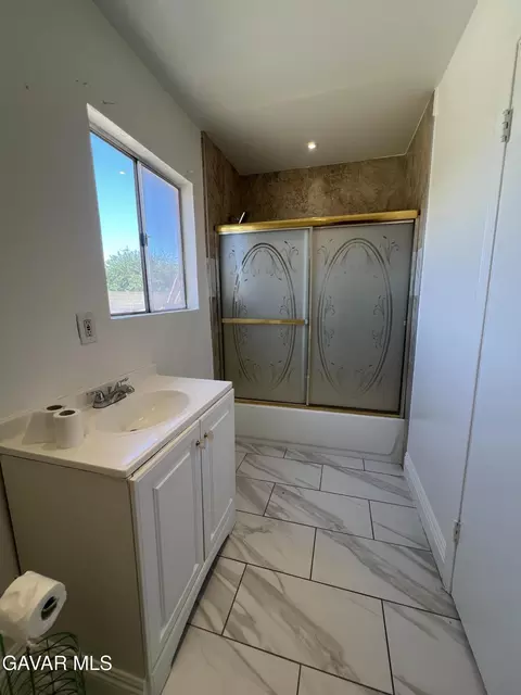 Bath - 41060 E 158th Street East St, Lancaster, CA 93535 photo 8 of 9