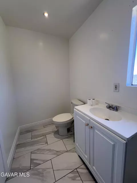 Bath - 41060 E 158th Street East St, Lancaster, CA 93535 photo 9 of 9
