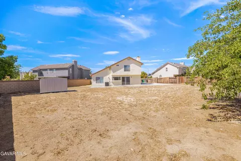 Exterior - 2125 Oldfield St, Lancaster, CA 93535 photo 4 of 4