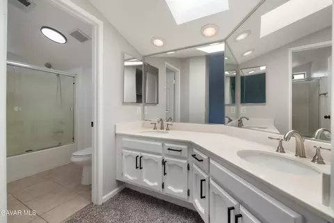 Bath - 2125 Oldfield St, Lancaster, CA 93535 photo 1 of 1