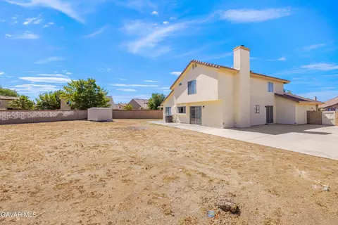 Exterior - 2125 Oldfield St, Lancaster, CA 93535 photo 3 of 4