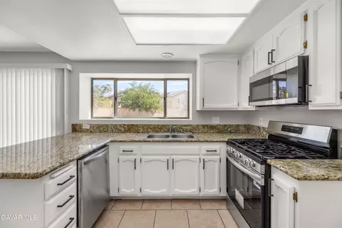Kitchen - 2125 Oldfield St, Lancaster, CA 93535 photo 1 of 1