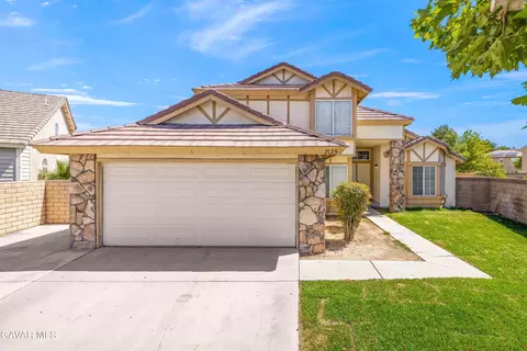 2125 Oldfield St, Lancaster, CA 93535