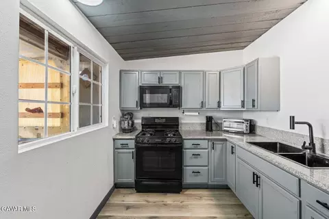 Kitchen - 24254 Chaparral Ave, Boron, CA 93516 photo 2 of 5