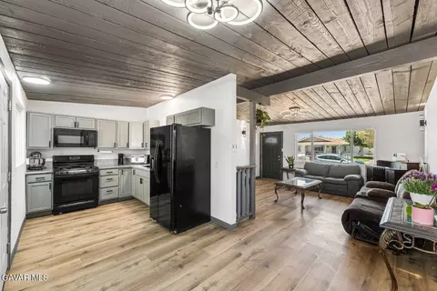 Kitchen - 24254 Chaparral Ave, Boron, CA 93516 photo 1 of 5