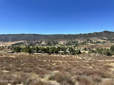 90 Th St W, Palmdale, CA 93551