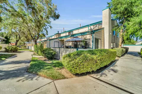 Exterior - 44550 15th St E UNIT 1, Lancaster, CA 93535 photo 3 of 4