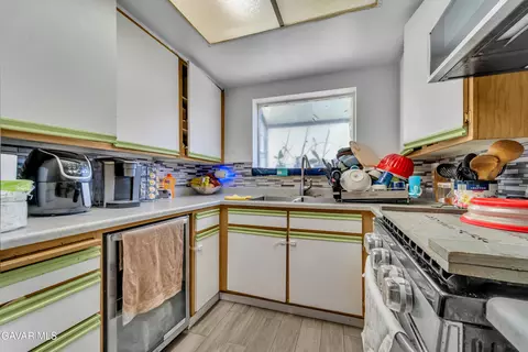 Kitchen - 44550 15th St E UNIT 1, Lancaster, CA 93535 photo 2 of 2