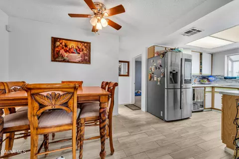 Dining - 44550 15th St E UNIT 1, Lancaster, CA 93535 photo 1 of 2
