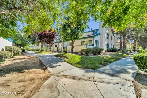 Exterior - 44550 15th St E UNIT 1, Lancaster, CA 93535 photo 1 of 4