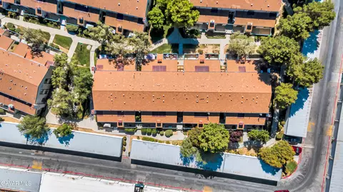 View/Area - 44550 15th St E UNIT 1, Lancaster, CA 93535 photo 2 of 11