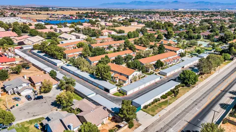View/Area - 44550 15th St E UNIT 1, Lancaster, CA 93535 photo 7 of 11