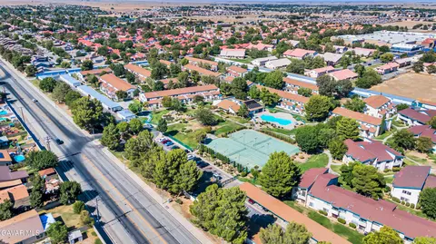 View/Area - 44550 15th St E UNIT 1, Lancaster, CA 93535 photo 10 of 11