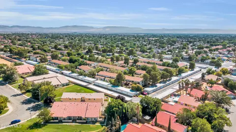 View/Area - 44550 15th St E UNIT 1, Lancaster, CA 93535 photo 6 of 11