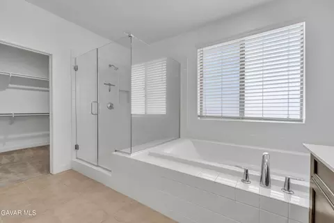 Bath - 3884 Saddle Dr, Palmdale, CA 93551 photo 1 of 1