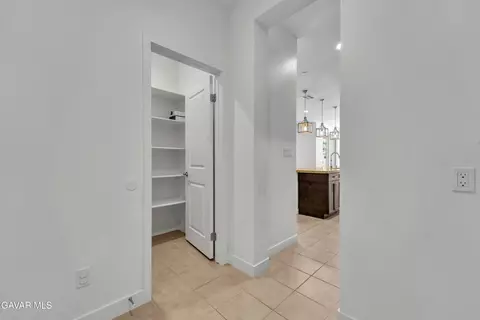 Entry Way - 3884 Saddle Dr, Palmdale, CA 93551 photo 4 of 7