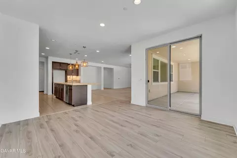 Entry Way - 3884 Saddle Dr, Palmdale, CA 93551 photo 2 of 7