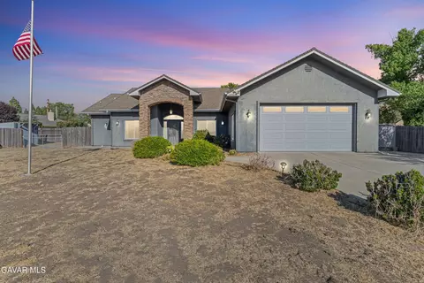 Exterior - 18050 Rawhide Ct, Tehachapi, CA 93561 photo 4 of 4