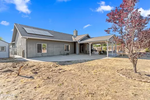 Exterior - 18050 Rawhide Ct, Tehachapi, CA 93561 photo 3 of 4