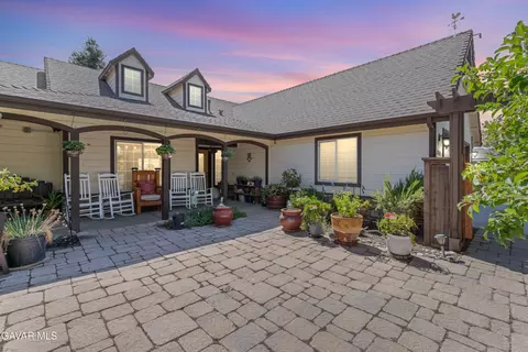 18381 Sulky Ln, Tehachapi, CA 93561 photo 2