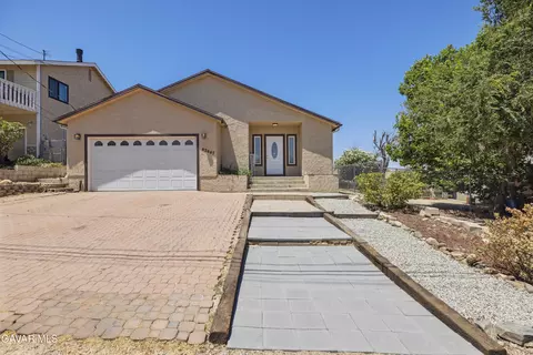 42647 Pinecliff St, Lake Hughes, CA 93532