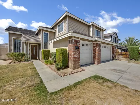 3167 Tourmaline Ln, Palmdale, CA 93550