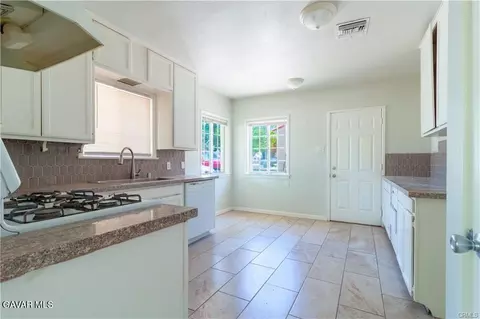 Kitchen - 44655 Fig Ave, Lancaster, CA 93534 photo 2 of 2