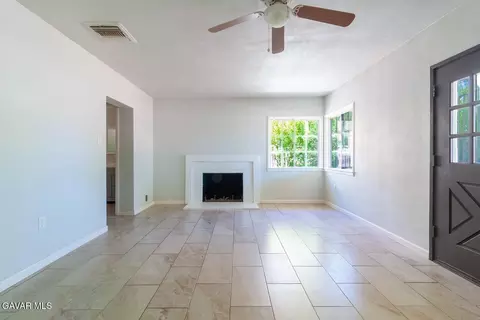 Living - 44655 Fig Ave, Lancaster, CA 93534 photo 1 of 3