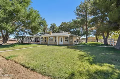 41024 16th St W, Palmdale, CA 93551