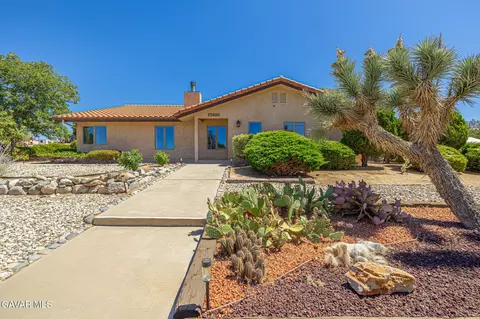 15816 Boca Raton Ave, Llano, CA 93544