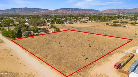 41705 25th St W, Palmdale, CA 93551