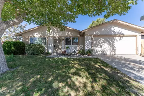 43358 27th St W, Lancaster, CA 93536 photo 2