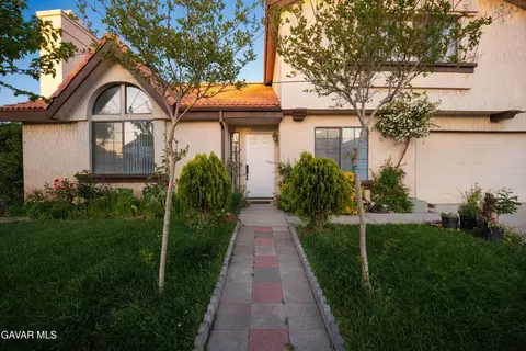37742 Boxthorn St, Palmdale, CA 93552 photo 2