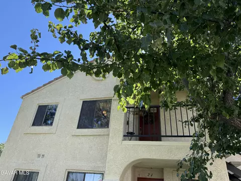 2554 Olive Dr #22, Palmdale, CA 93550