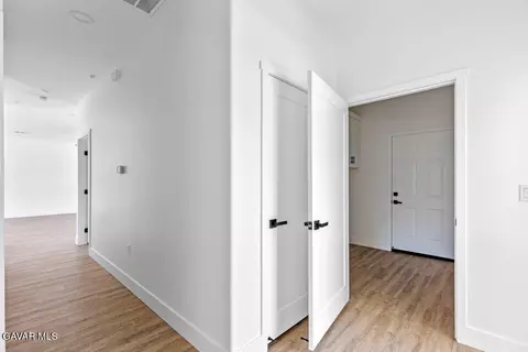 Entry Way - 22509 Mccarthy Dr, Tehachapi, CA 93561 photo 2 of 2